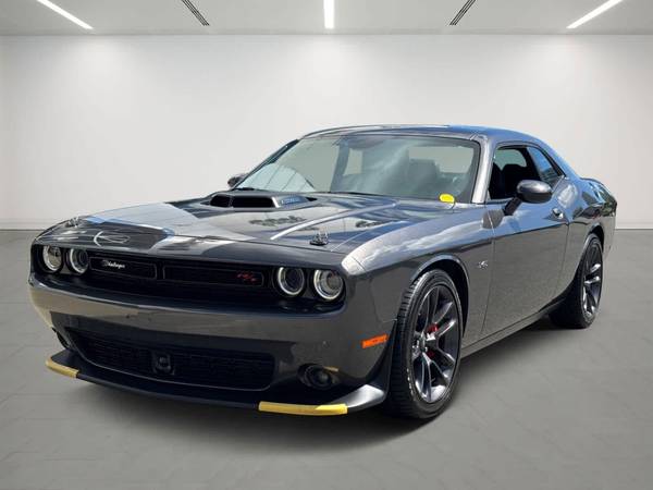Dodge Challenger with VIN: 2C3CDZBTXPH526644