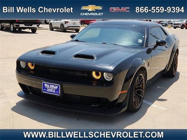 Dodge Challenger with VIN: 2C3CDZC90PH520385
