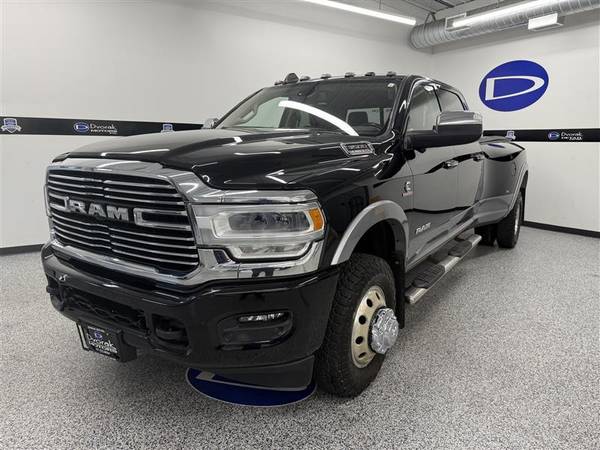 Ram 3500 with VIN: 3C63RRJL3KG692261