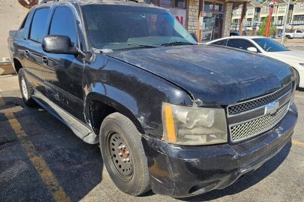 2005 Chevrolet Avalanche 1500 LS Crew Cab