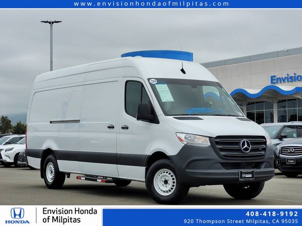 Mercedes-Benz Sprinter with VIN: W1Y40CHY5LT030638