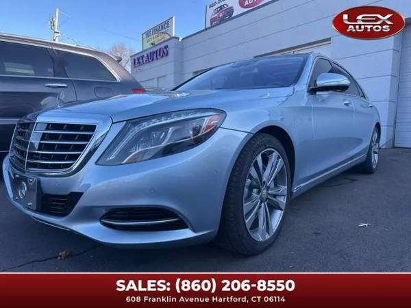 Mercedes-Benz S-Class with VIN: WDDUG8FB4FA126827