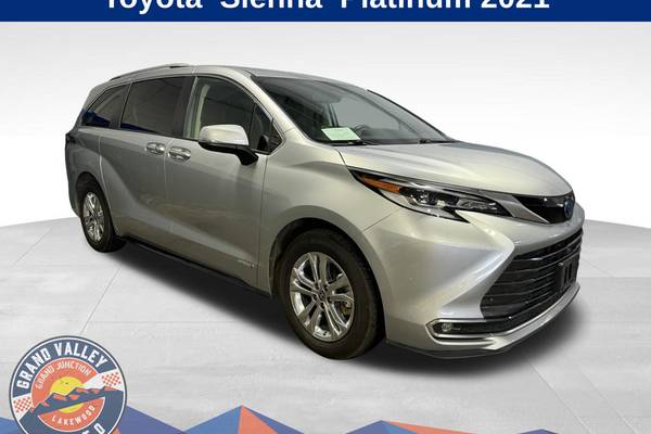 2021 Toyota Sienna Platinum 7-Passenger Hybrid