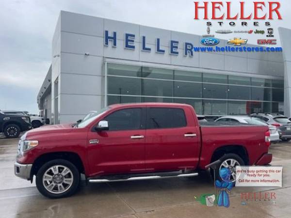 Toyota Tundra with VIN: 5TFAW5F12JX776218