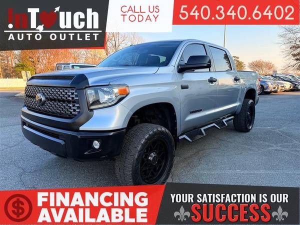 Toyota Tundra with VIN: 5TFDW5F18KX786296
