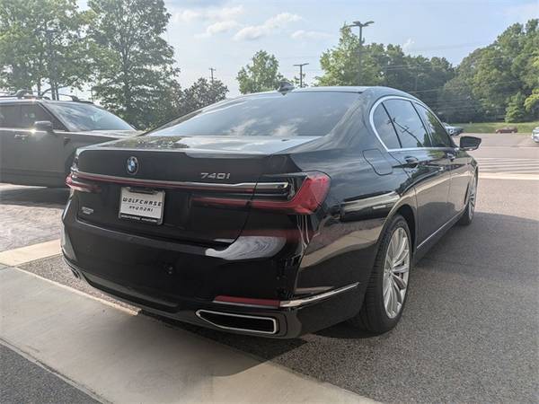 BMW 7 Series with VIN: WBA7T2C06NCH20583