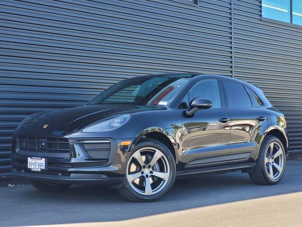 Porsche Macan with VIN: WP1AA2A56SLB00529