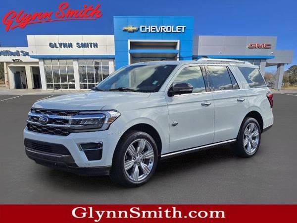 Ford Expedition with VIN: 1FMJU1NT8NEA32217
