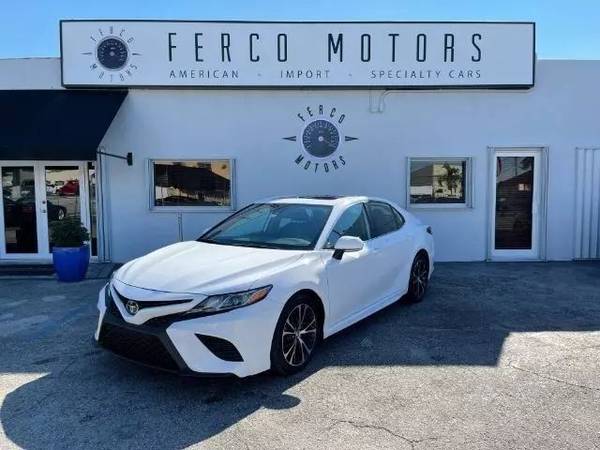 Toyota Camry with VIN: 4T1B11HK4KU749718