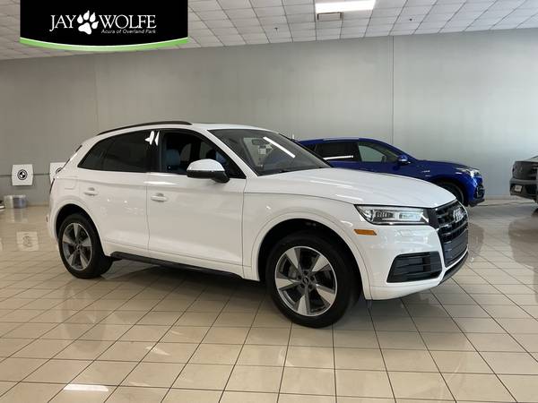 Audi Q5 with VIN: WA1ANAFY8L2089599
