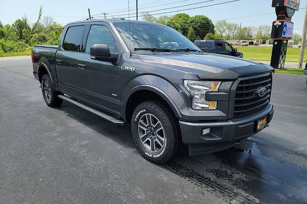 2017 Ford F-150 XLT  SuperCrew