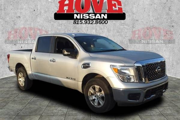 2017 Nissan Titan SV  Crew Cab