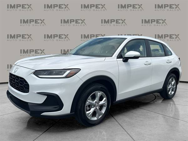 Honda HR-V with VIN: 3CZRZ1H37SM733271