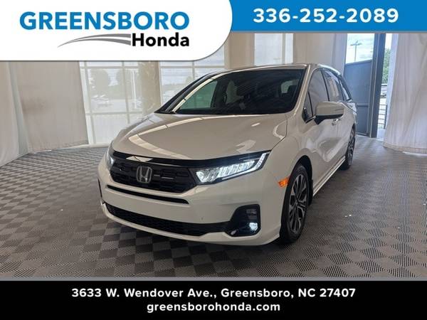 Honda Odyssey with VIN: 5FNRL6H99SB036651