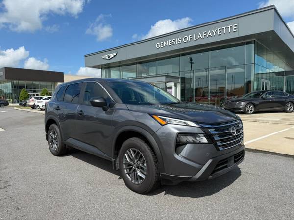 Nissan Rogue with VIN: 5N1BT3AA5SC673744
