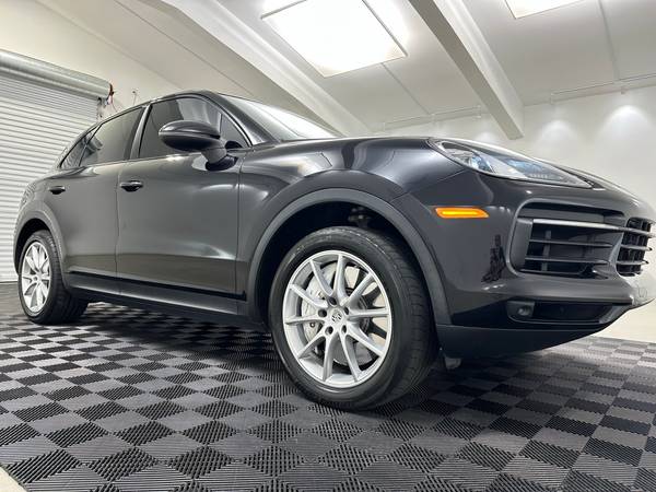 Porsche Cayenne with VIN: WP1AA2AY0KDA00897