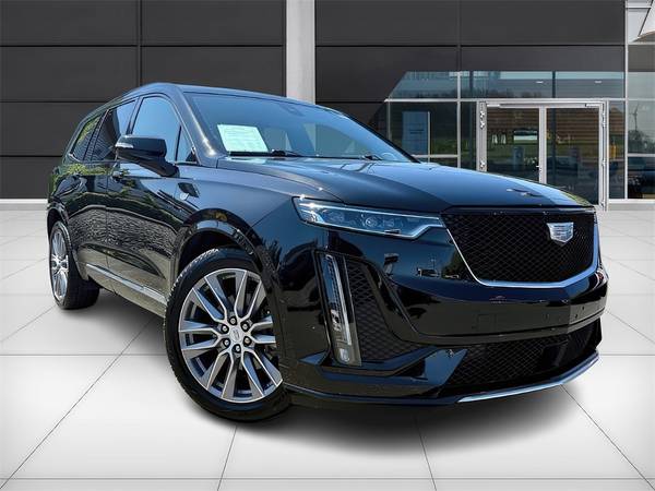 Cadillac XT6 with VIN: 1GYKPHRSXLZ113360