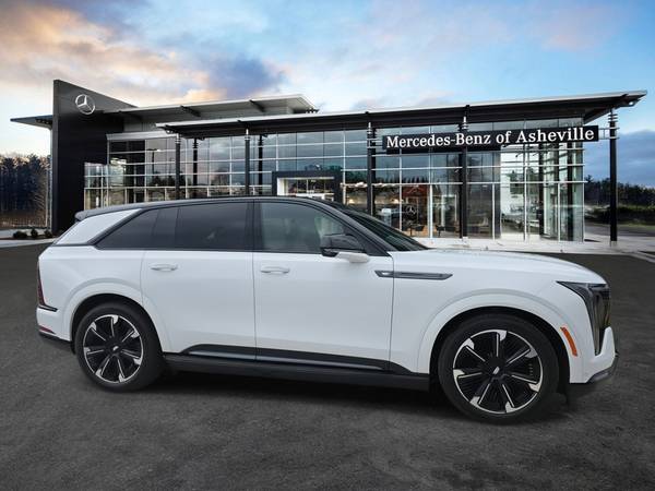 Cadillac ESCALADE IQ with VIN: 1GYTEFKL1SU102714