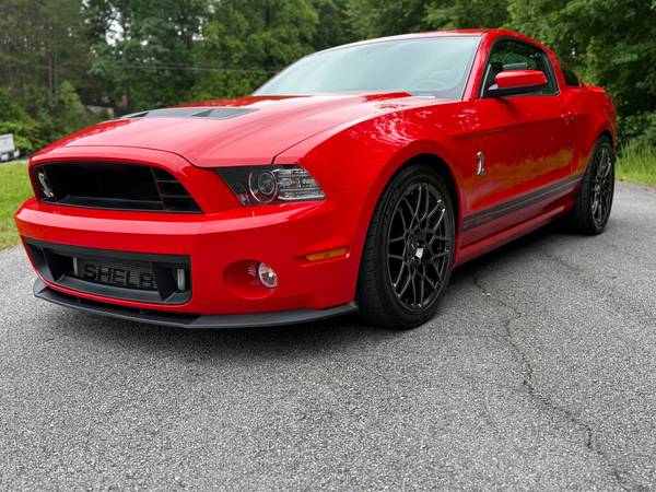 Ford Shelby GT500 with VIN: 1ZVBP8JZ5E5235548