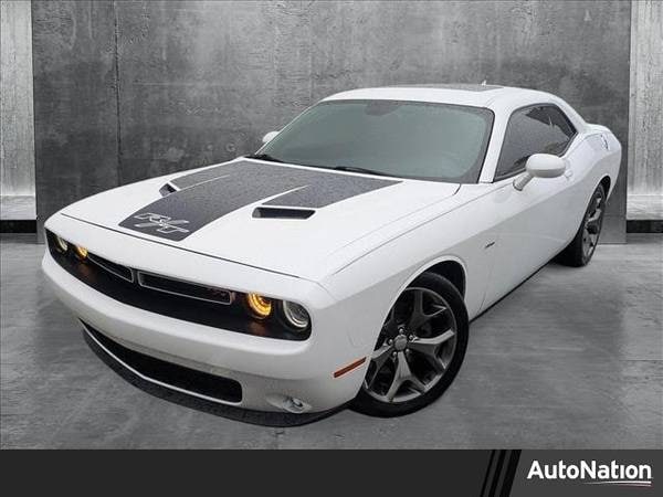 Dodge Challenger with VIN: 2C3CDZAT0FH722771