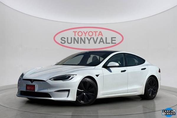 Tesla Model S with VIN: 5YJSA1E67MF453872
