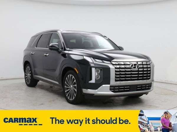 Hyundai Palisade with VIN: KM8R7DGE1PU590378