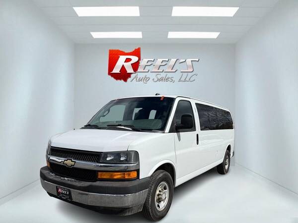 Chevrolet Express with VIN: 1GAZGPFP3J1196312