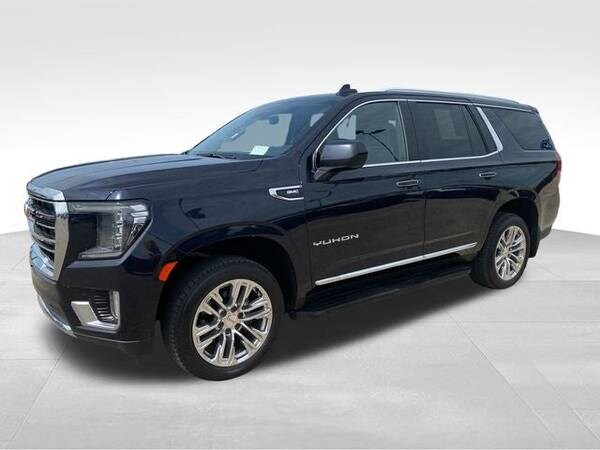 GMC Yukon with VIN: 1GKS2BKD2NR202943