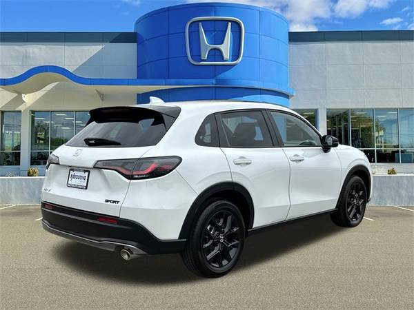 Honda HR-V with VIN: 3CZRZ2H5XSM706489
