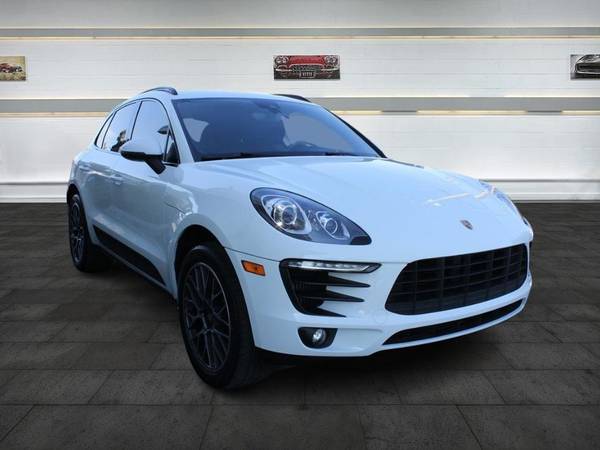 Porsche Macan with VIN: WP1AB2A57HLB15563