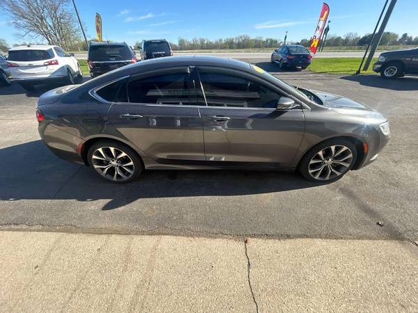 Chrysler 200 with VIN: 1C3CCCCG2GN187063