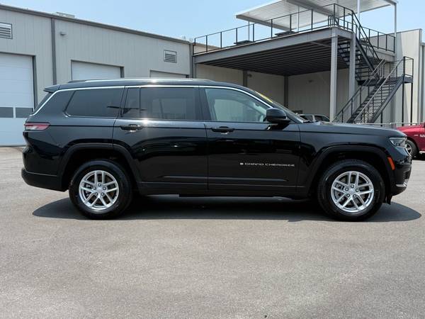 Jeep Grand Cherokee L with VIN: 1C4RJKAG6P8829517