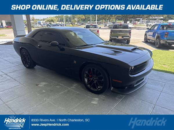 Dodge Challenger with VIN: 2C3CDZFJ0NH261013