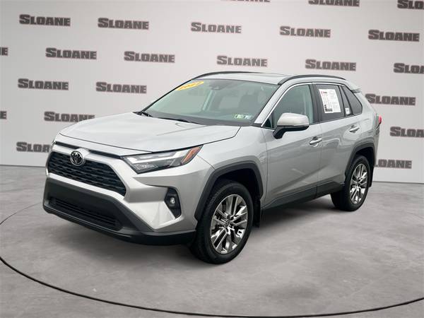Toyota RAV4 with VIN: 2T3A1RFV6NW310746