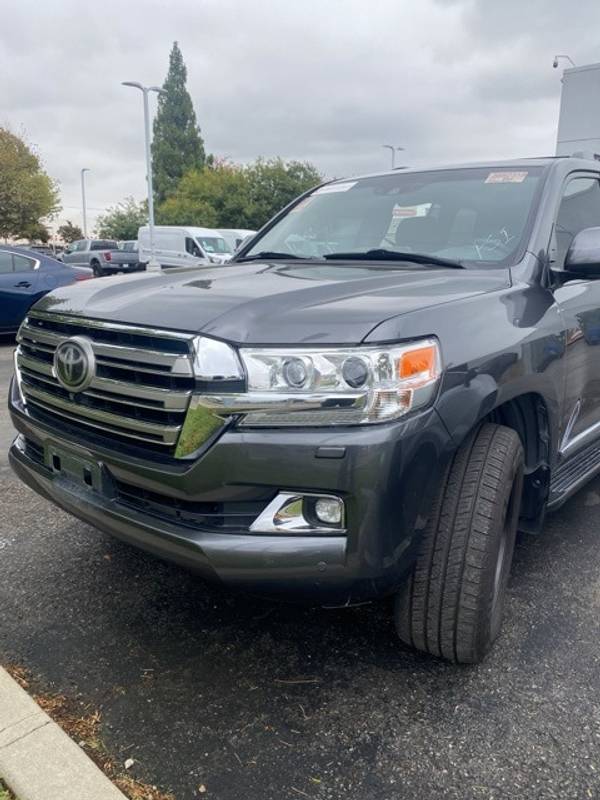 Toyota Land Cruiser with VIN: JTMCY7AJ2K4079849