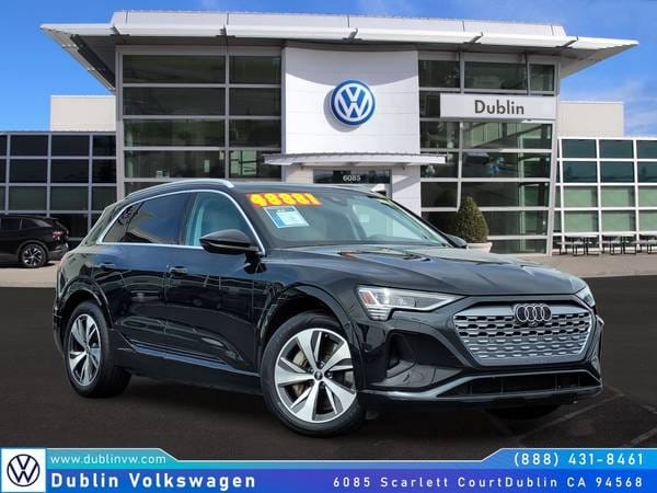 Audi Q8 e-tron with VIN: WA15AAGE8RB008563