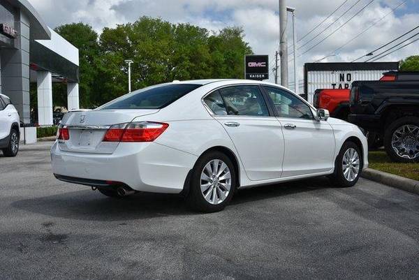 Honda Accord with VIN: 1HGCR2F80FA188986