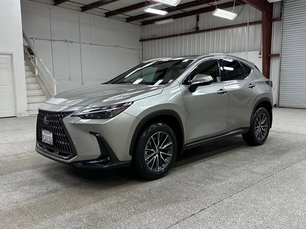 Lexus NX 350h with VIN: 2T2GKCEZ9NC003859