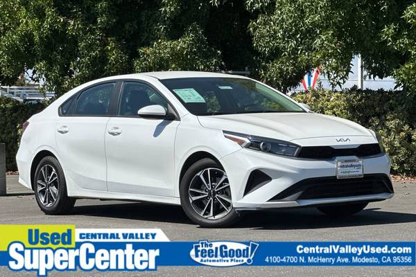 Kia Forte with VIN: 3KPF24AD1PE636196