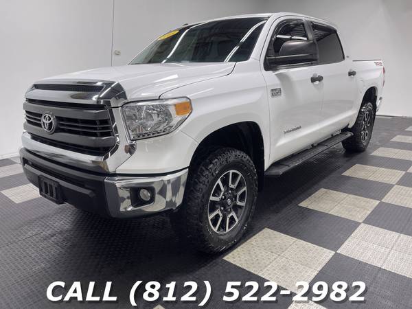 Toyota Tundra with VIN: 5TFDW5F12FX476831