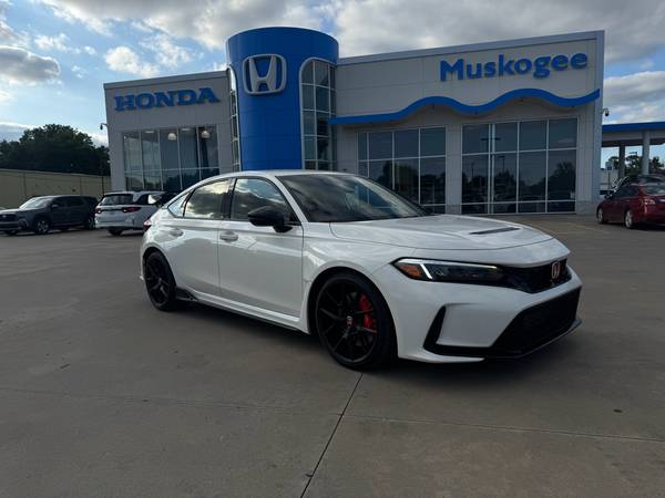 Honda Civic with VIN: JHMFL5G49PX003034