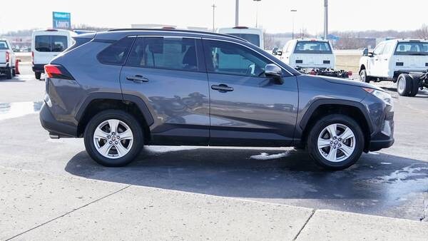 Toyota RAV4 with VIN: 2T3W1RFV2MW144360