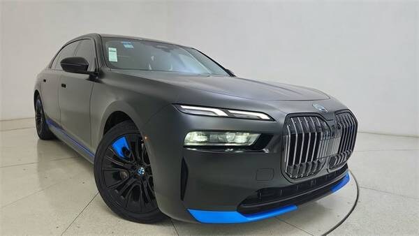 BMW i7 with VIN: WBY53EJ0XPCN79062