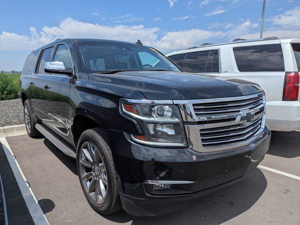 Chevrolet Suburban with VIN: 1GNSCJKC2GR133563