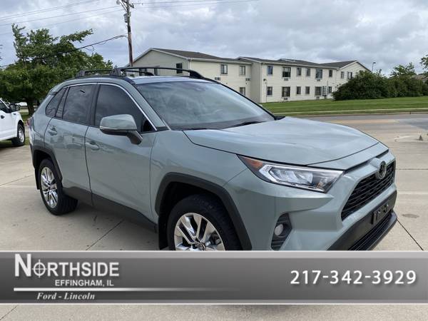 Toyota RAV4 with VIN: 2T3C1RFV4KW006092