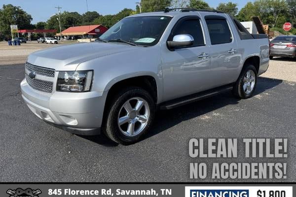 2011 Chevrolet Avalanche LT  Crew Cab