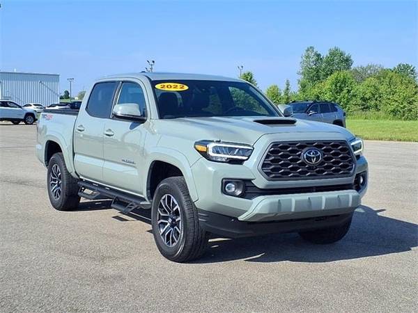 Toyota Tacoma with VIN: 3TMCZ5AN0NM459558