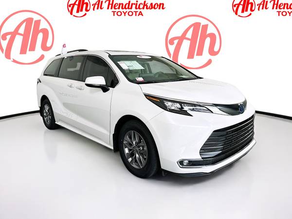 Toyota Sienna with VIN: 5TDYRKEC2RS201058