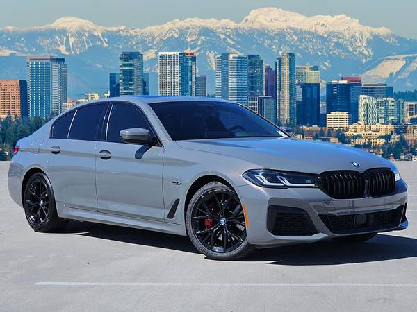 BMW 5 Series with VIN: WBA13AG09NCK27651