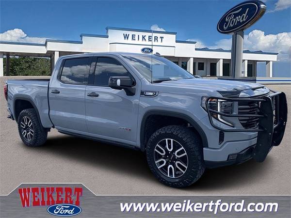 GMC Sierra 1500 with VIN: 1GTUUEE86RZ210192